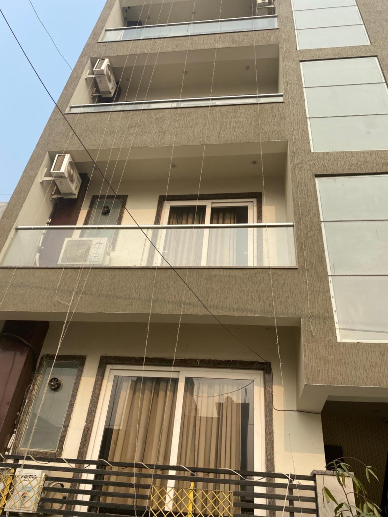 Royal Park Inn Greater Noida Bagian luar foto