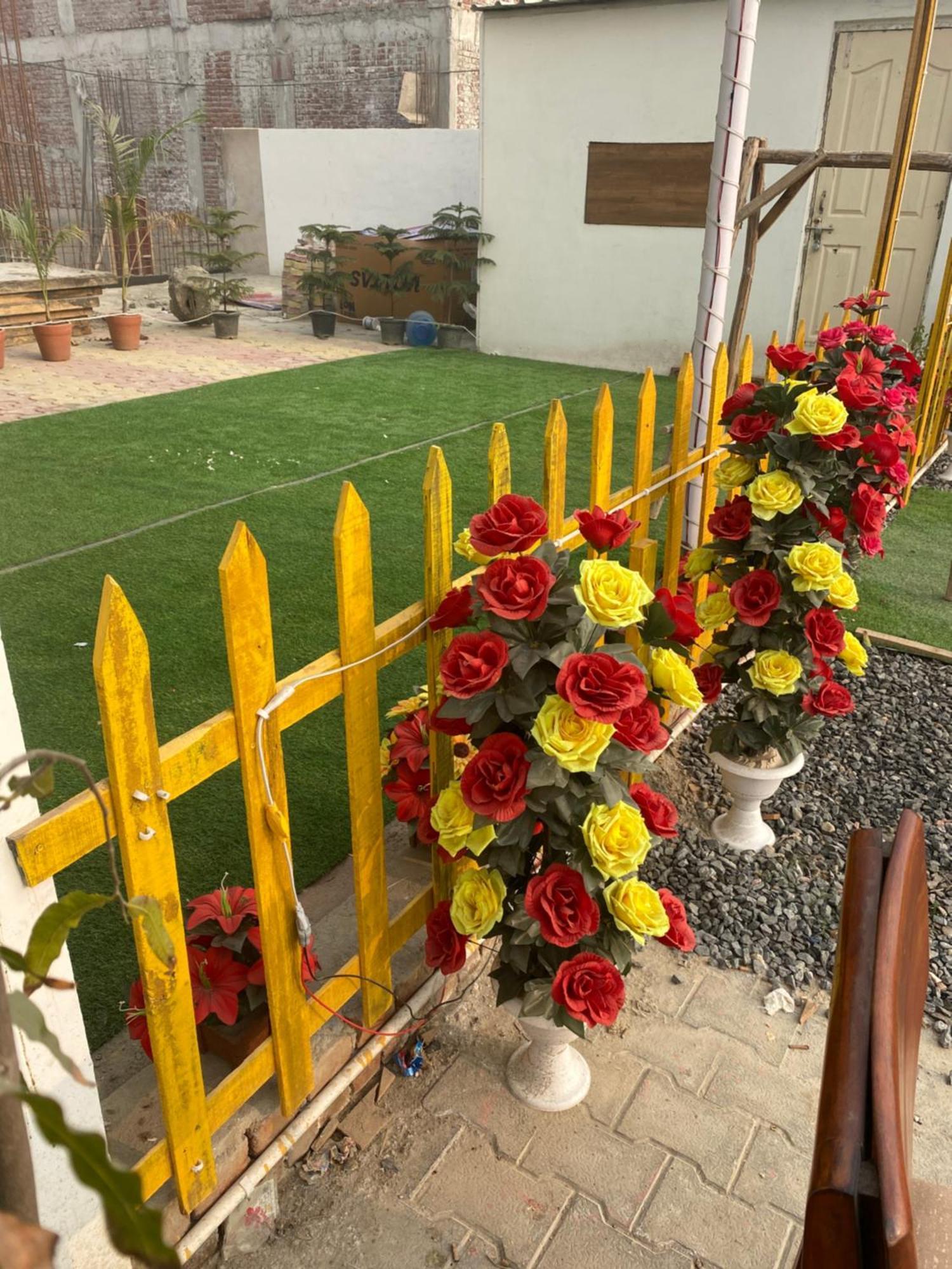 Royal Park Inn Greater Noida Bagian luar foto