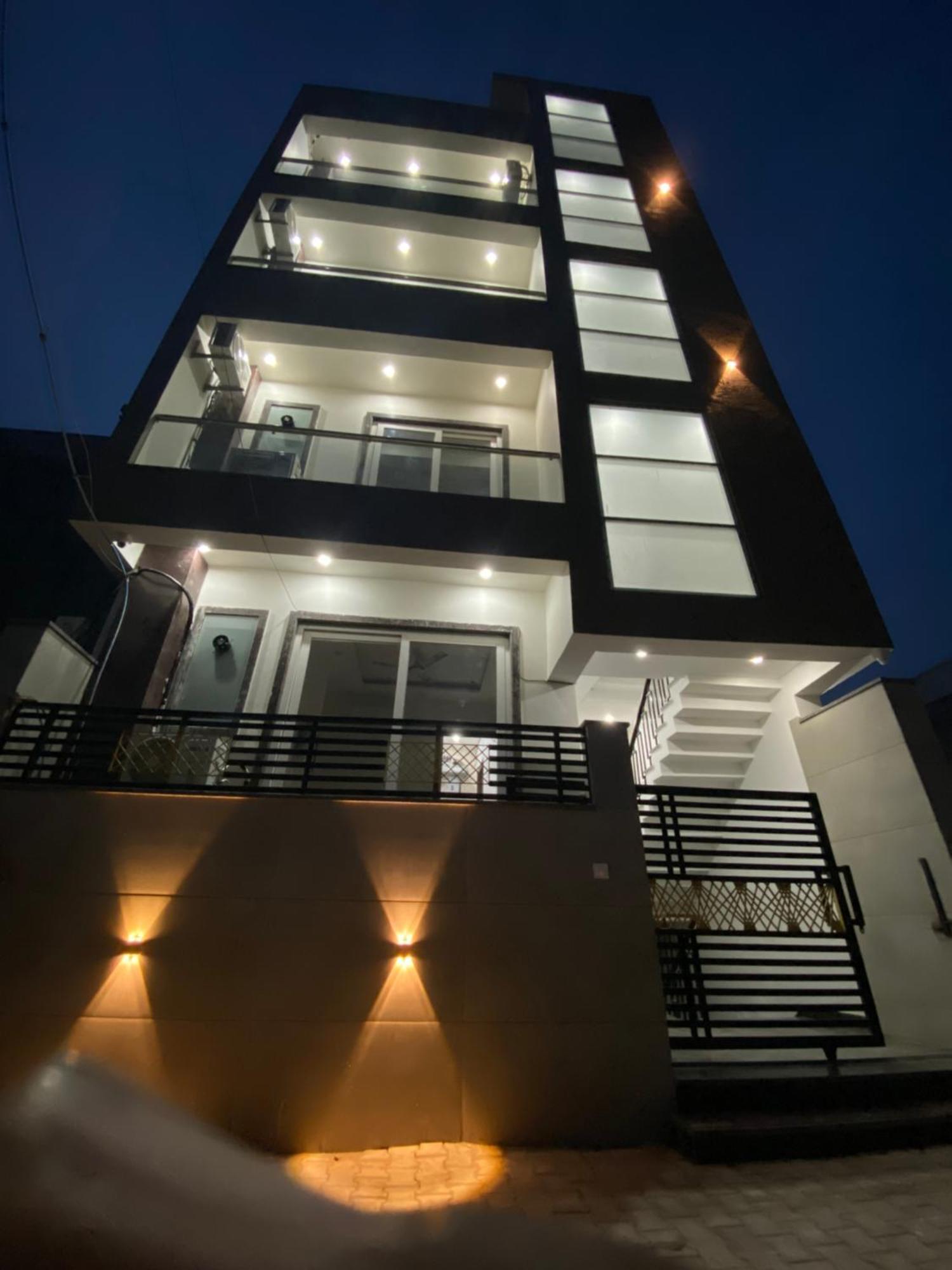 Royal Park Inn Greater Noida Bagian luar foto