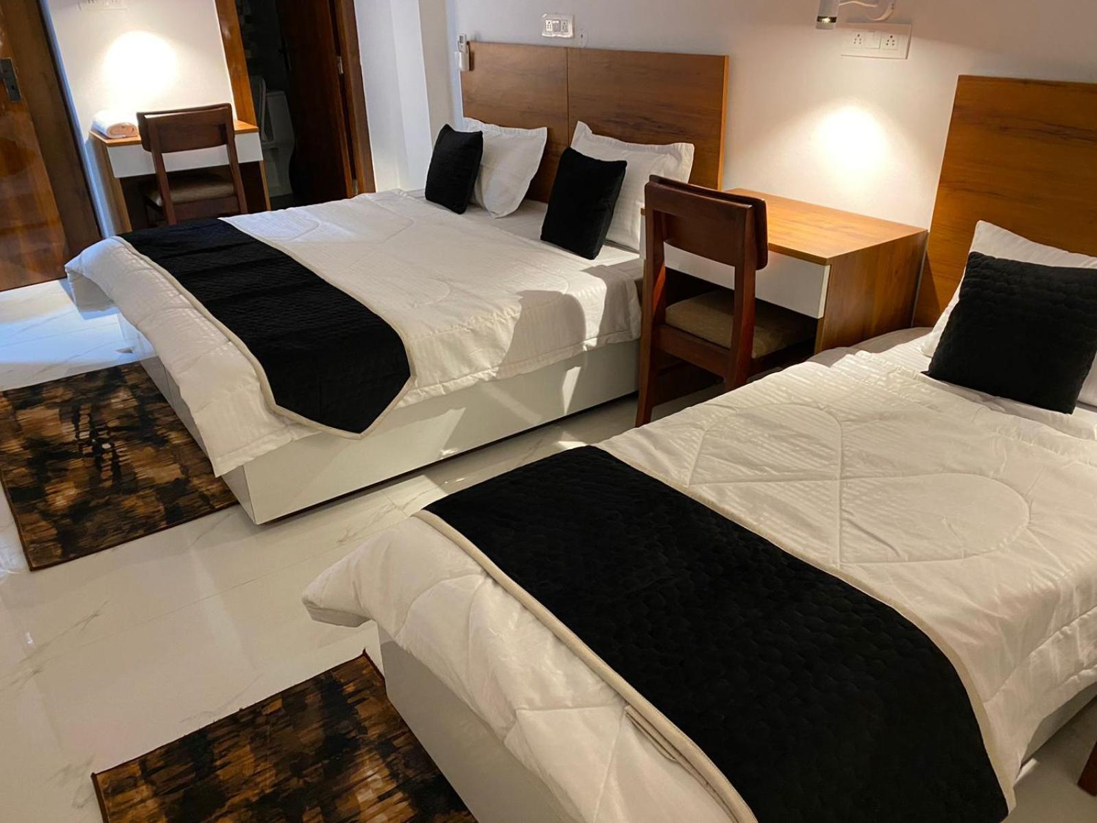 Royal Park Inn Greater Noida Bagian luar foto